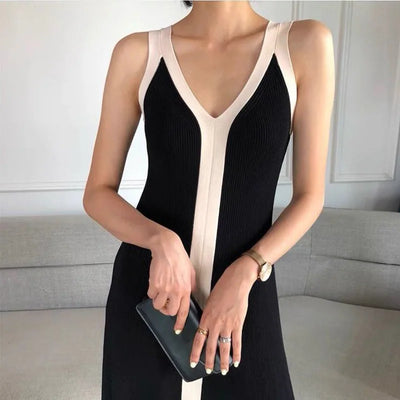 Ines | Ärmelloses V-Ausschnitt-Kleid