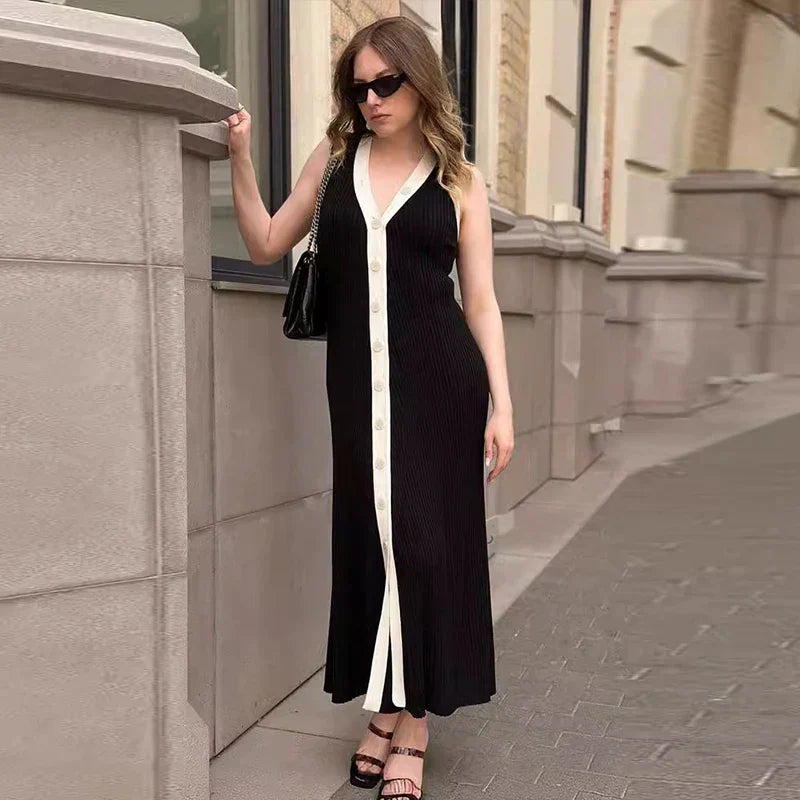 Ines | Ärmelloses V-Ausschnitt-Kleid