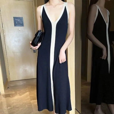 Ines | Ärmelloses V-Ausschnitt-Kleid