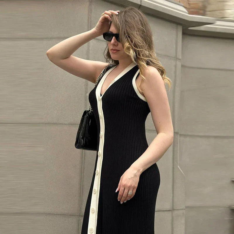 Ines | Ärmelloses V-Ausschnitt-Kleid