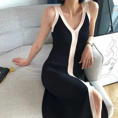 Ines | Ärmelloses V-Ausschnitt-Kleid